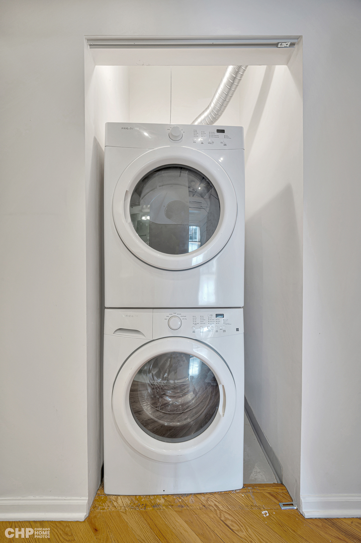 1735 W Diversey Parkway Unit: 209