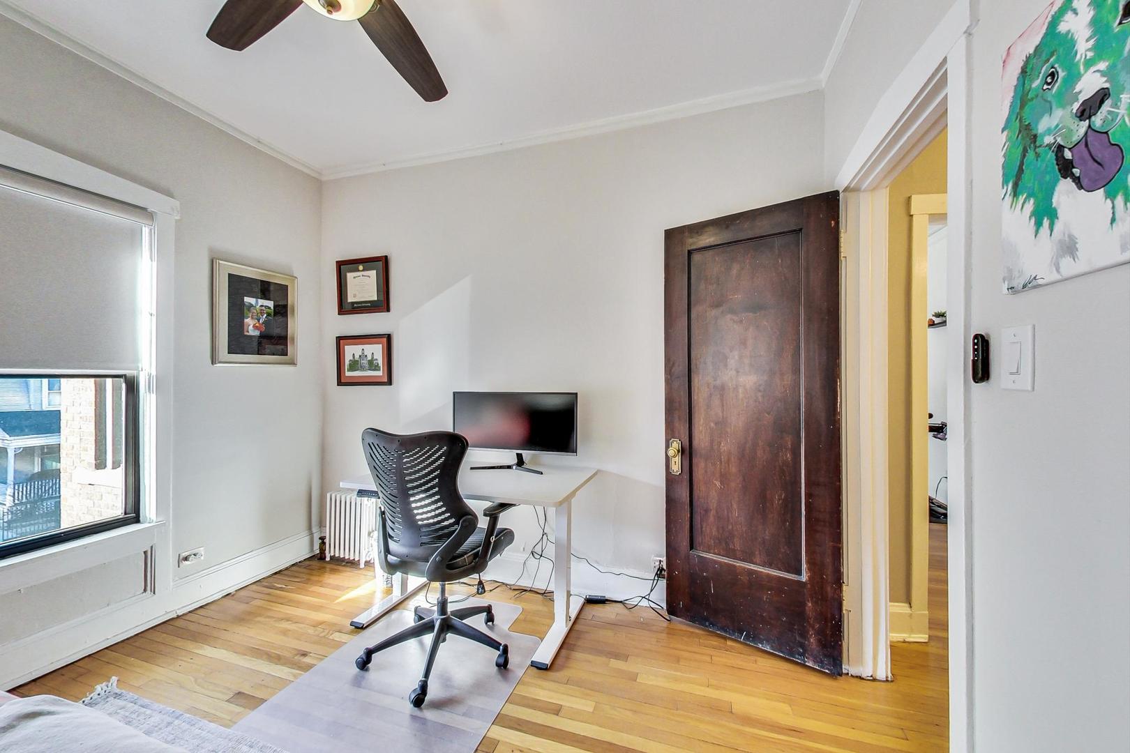 742 W Bittersweet Place Unit: 2W