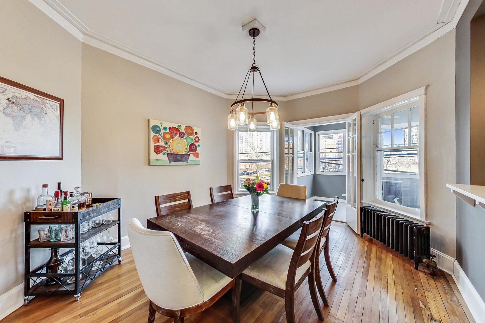 742 W Bittersweet Place Unit: 2W