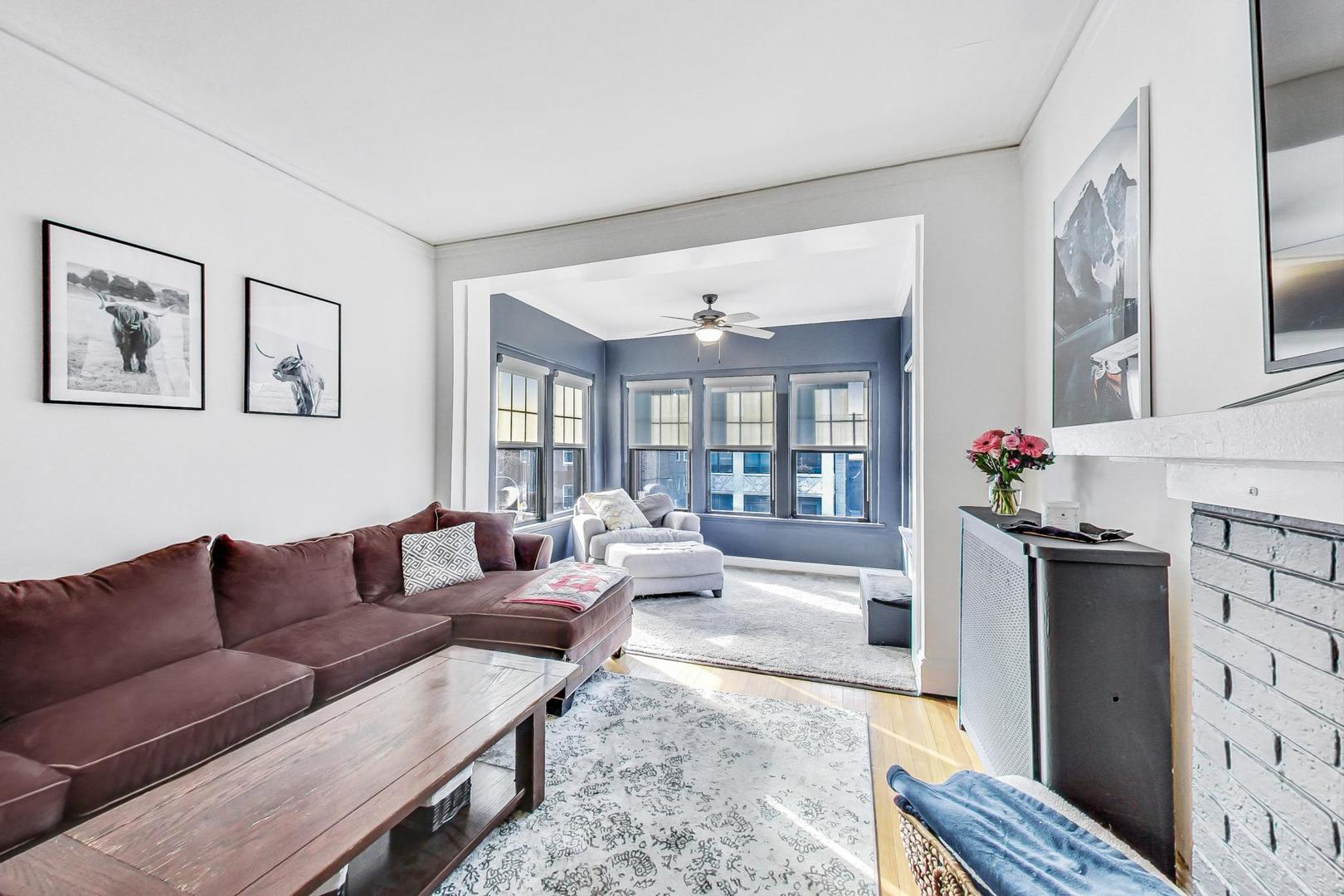 742 W Bittersweet Place Unit: 2W