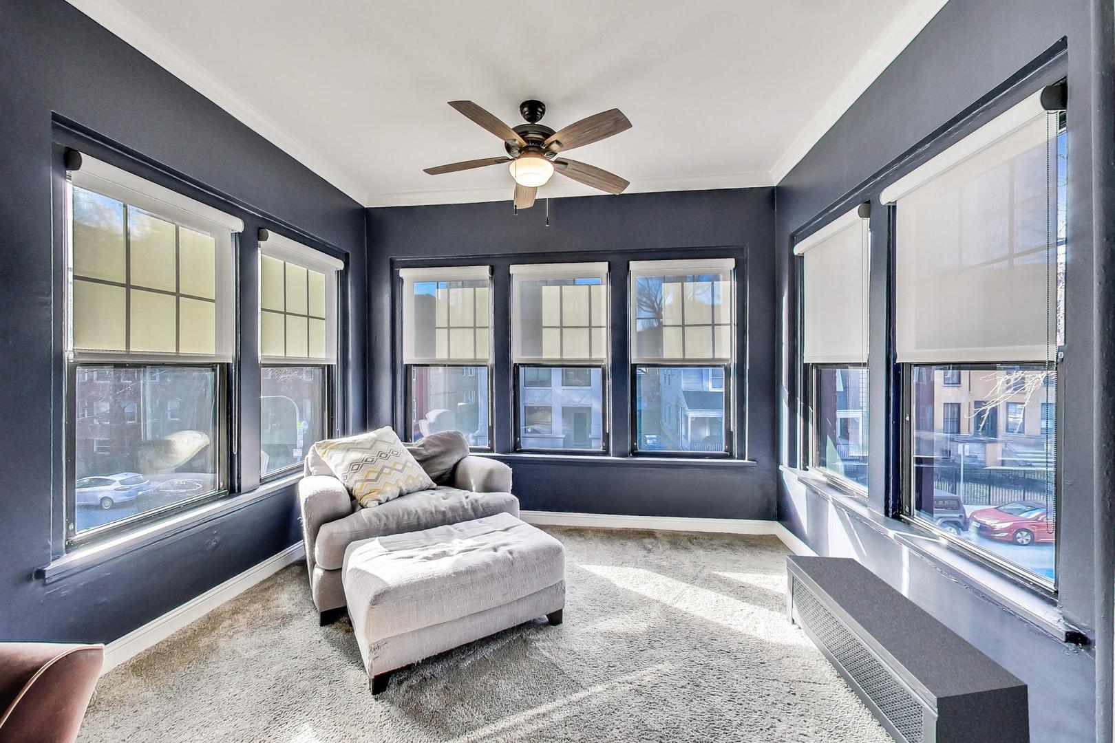 742 W Bittersweet Place Unit: 2W