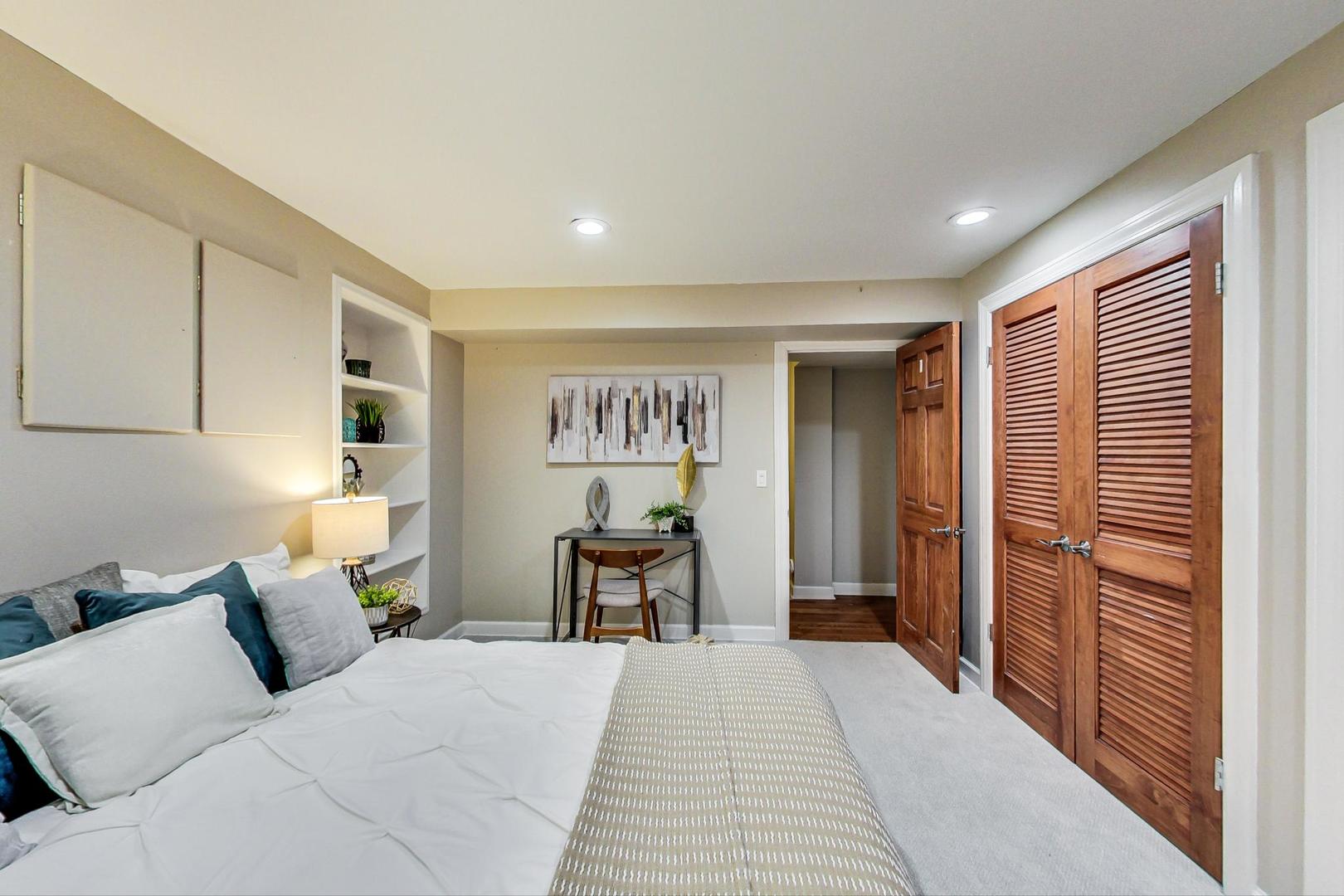 3714 N FREMONT Street Unit: 1