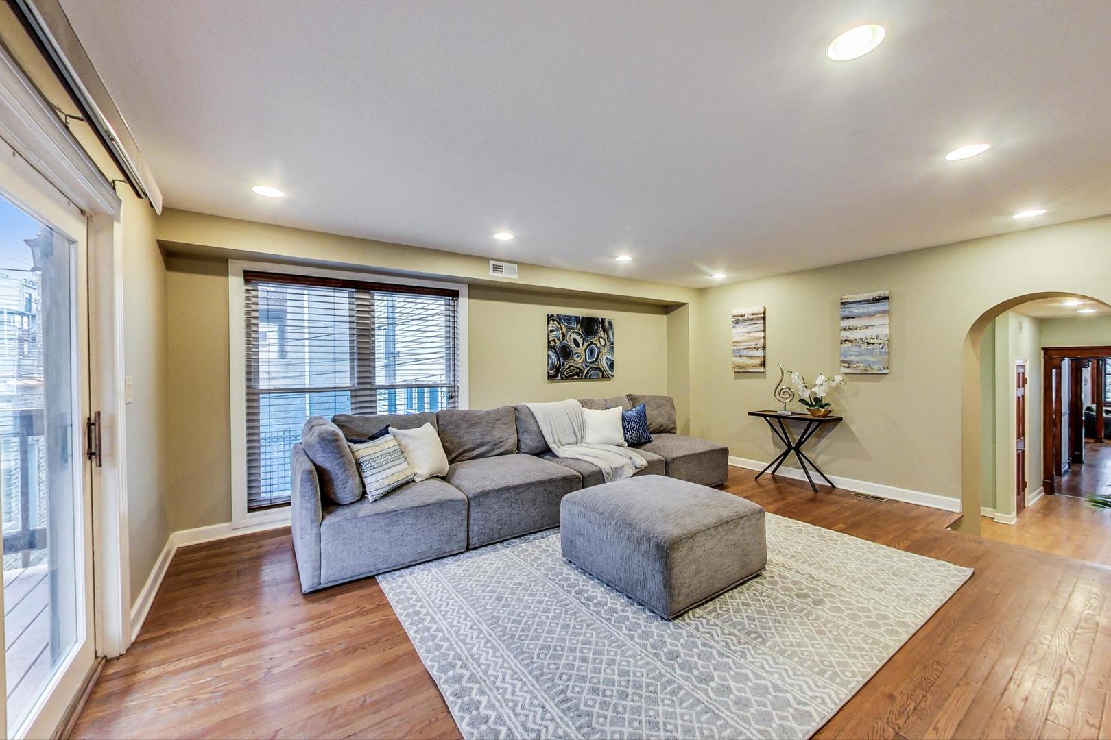 3714 N FREMONT Street Unit: 1