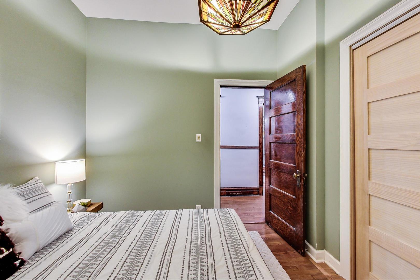 3714 N FREMONT Street Unit: 1