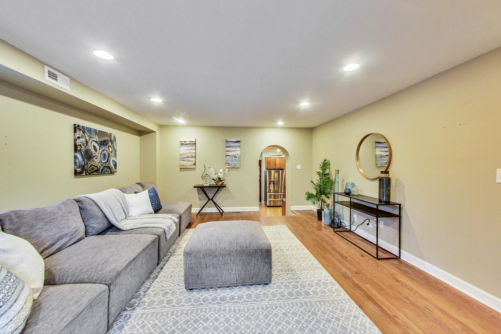 3714 N FREMONT Street Unit: 1