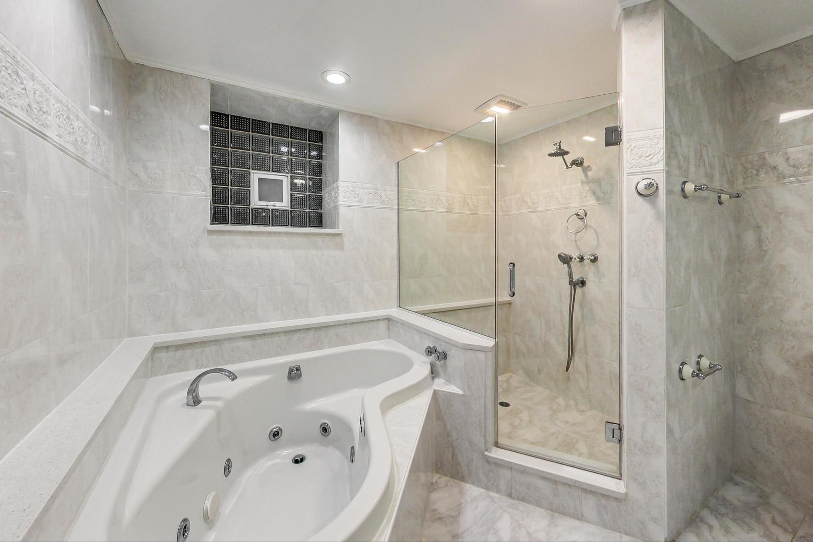 3714 N FREMONT Street Unit: 1