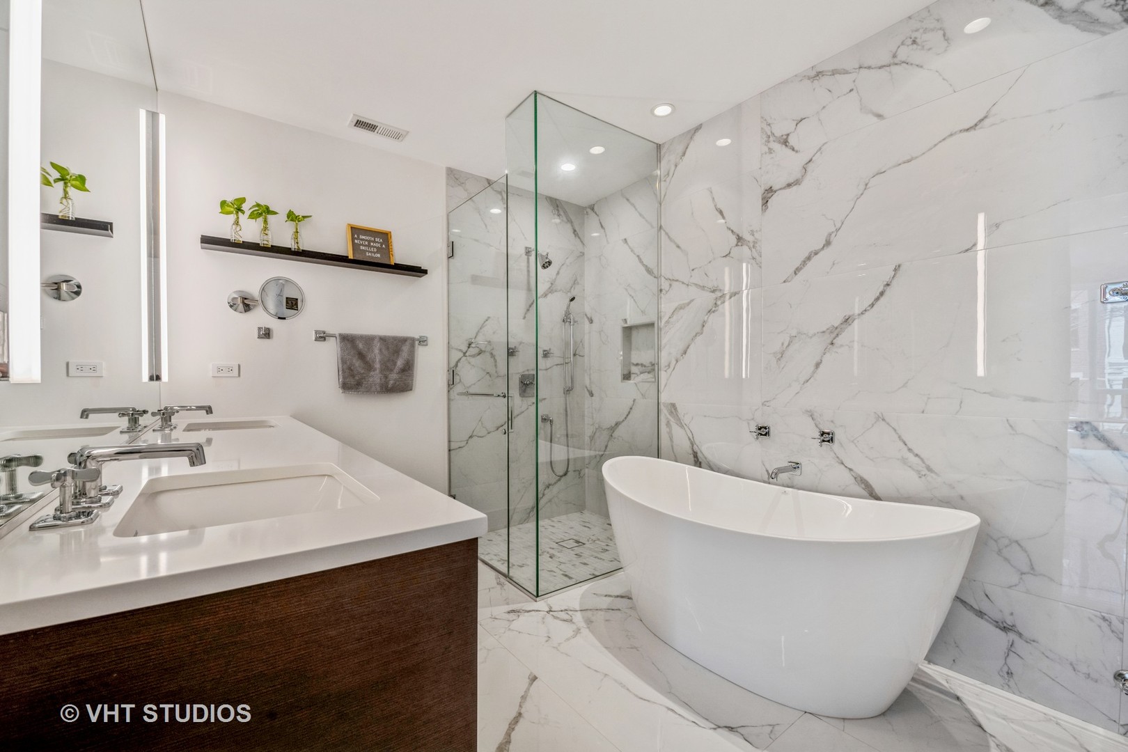 2633 N HERMITAGE Avenue Unit: 101