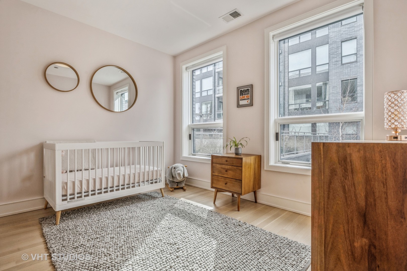 2633 N HERMITAGE Avenue Unit: 101