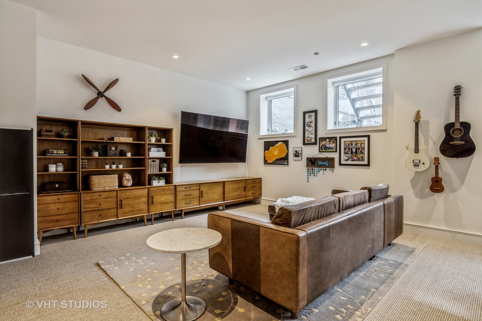 2633 N HERMITAGE Avenue Unit: 101