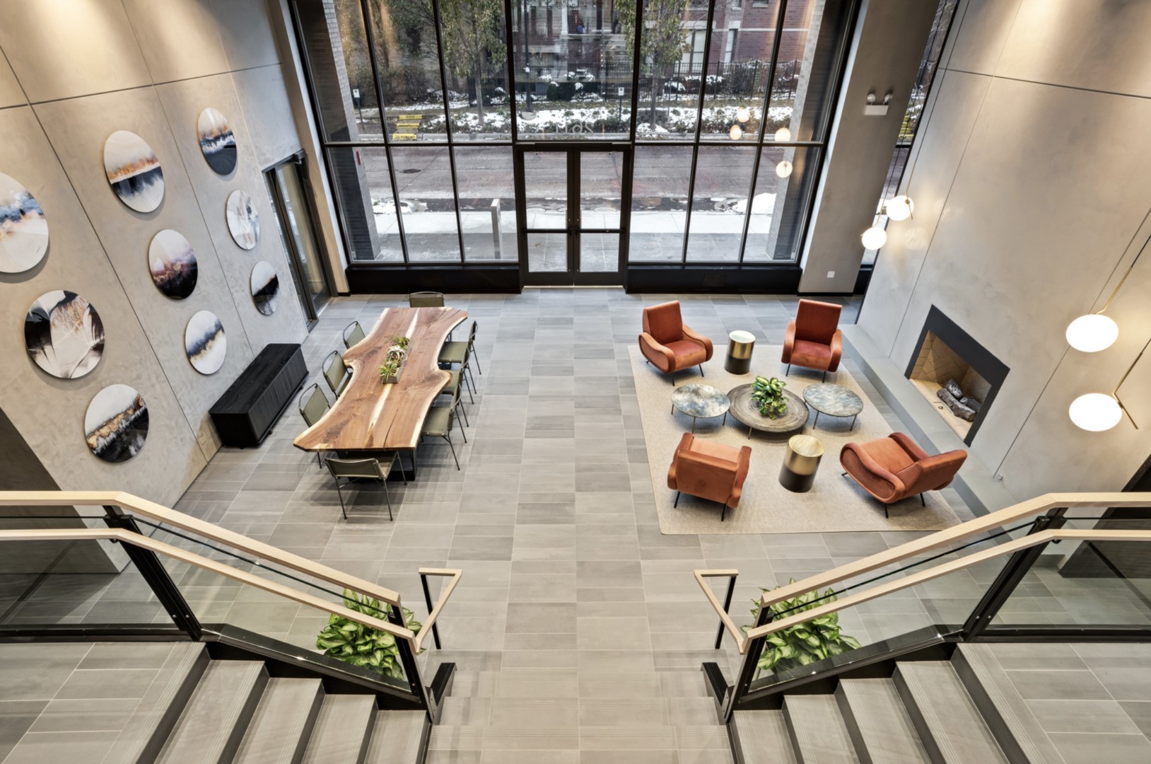 2633 N HERMITAGE Avenue Unit: 101