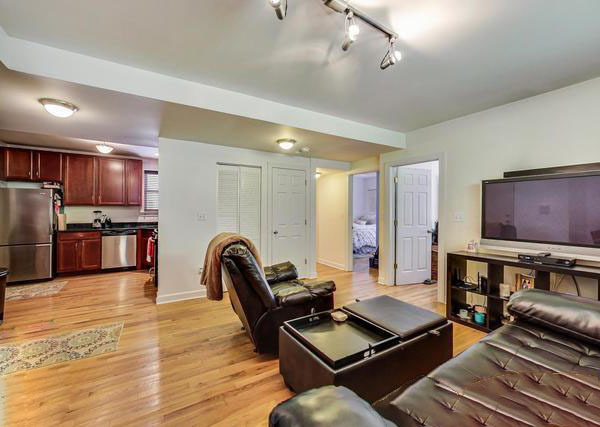 4642 N ALBANY Avenue Unit: GE