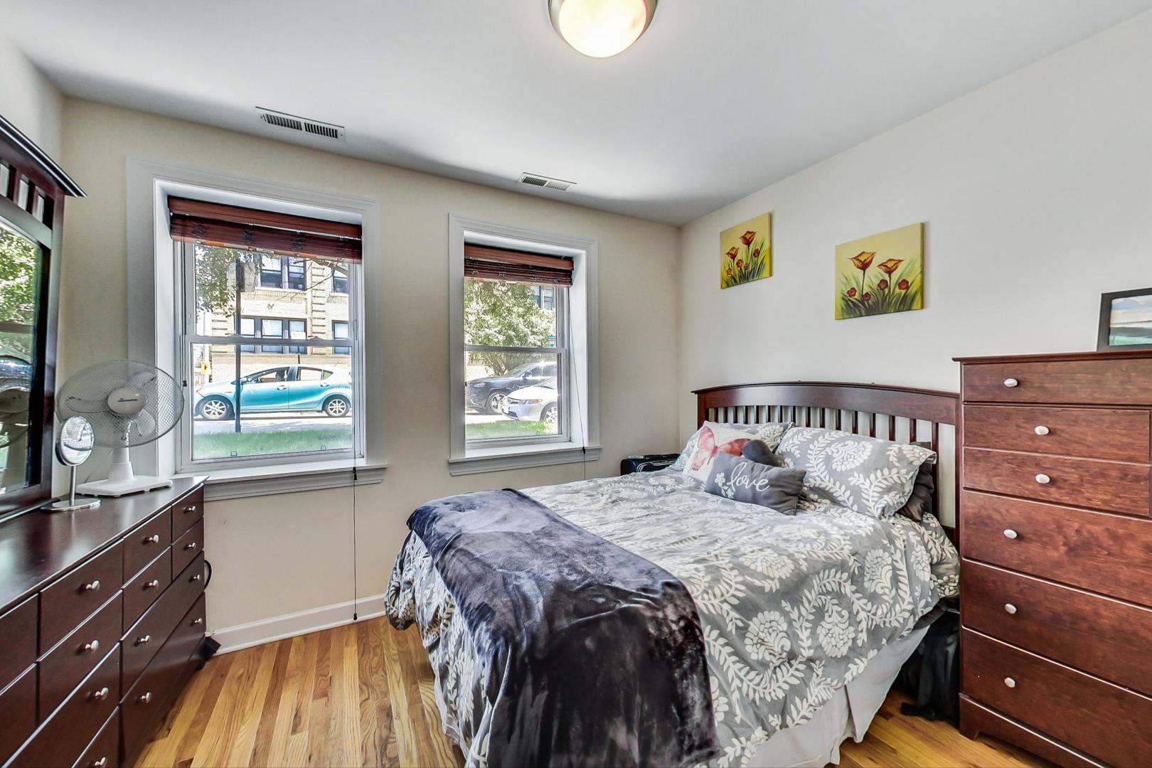 4642 N ALBANY Avenue Unit: GE