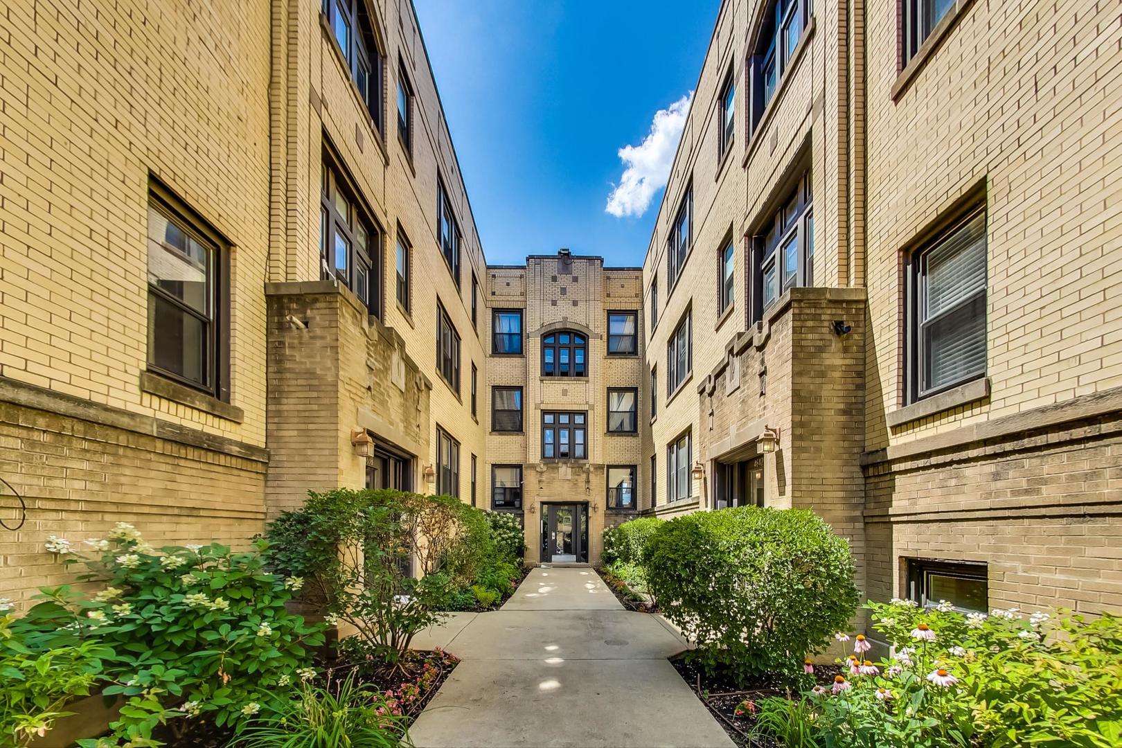 4642 N ALBANY Avenue Unit: GE