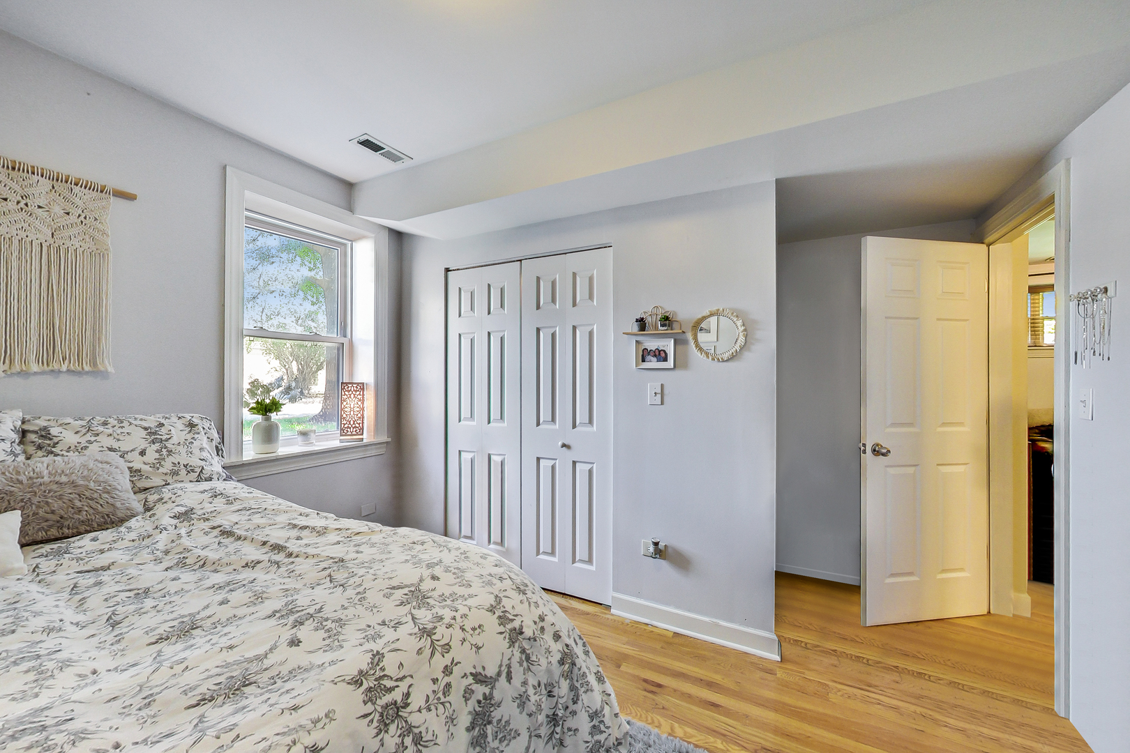 4642 N ALBANY Avenue Unit: GE