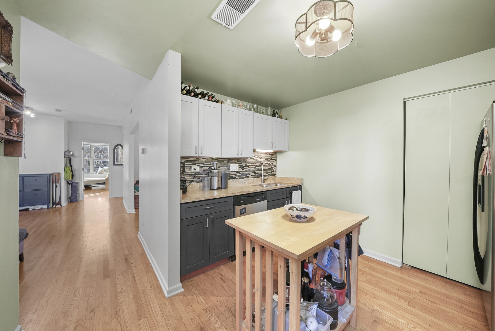 4700 N Monticello Avenue Unit: 301