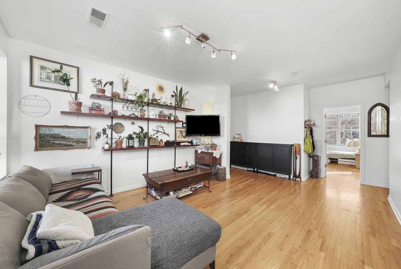 4700 N Monticello Avenue Unit: 301