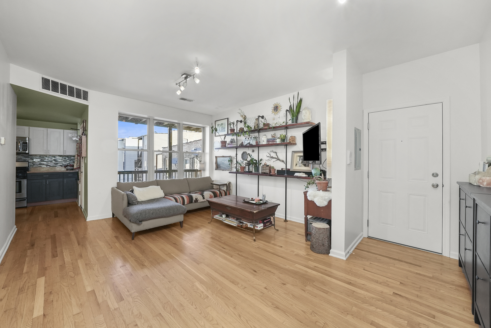 4700 N Monticello Avenue Unit: 301