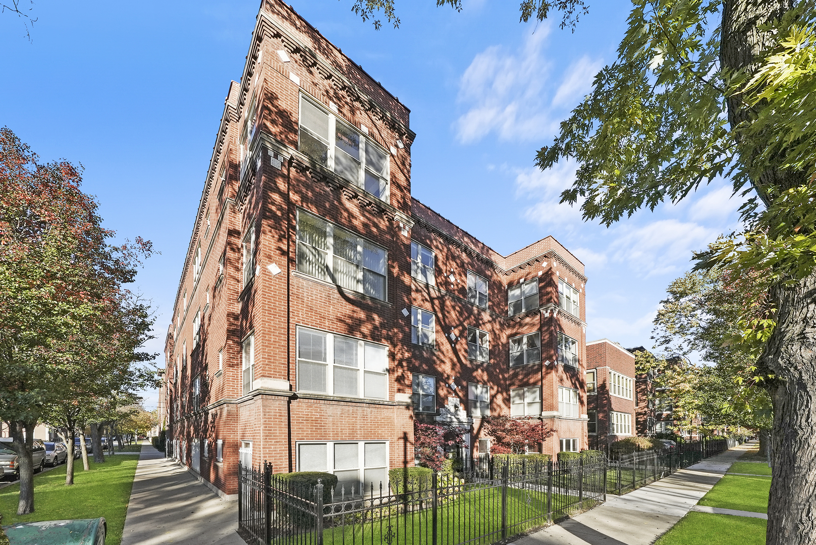 4700 N Monticello Avenue Unit: 301