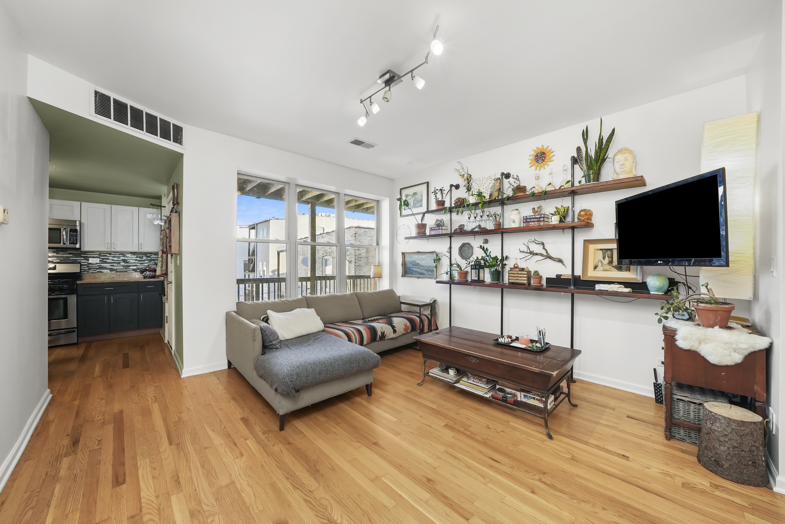 4700 N Monticello Avenue Unit: 301