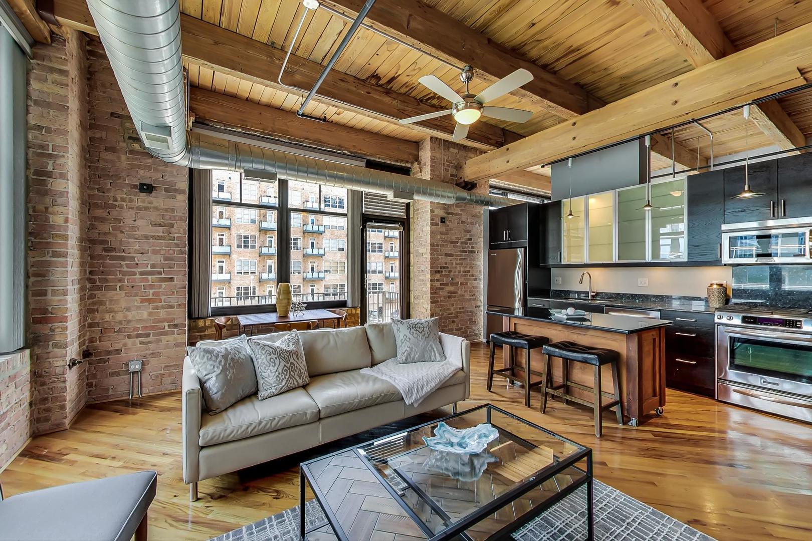 625 W Jackson Boulevard Unit: 408