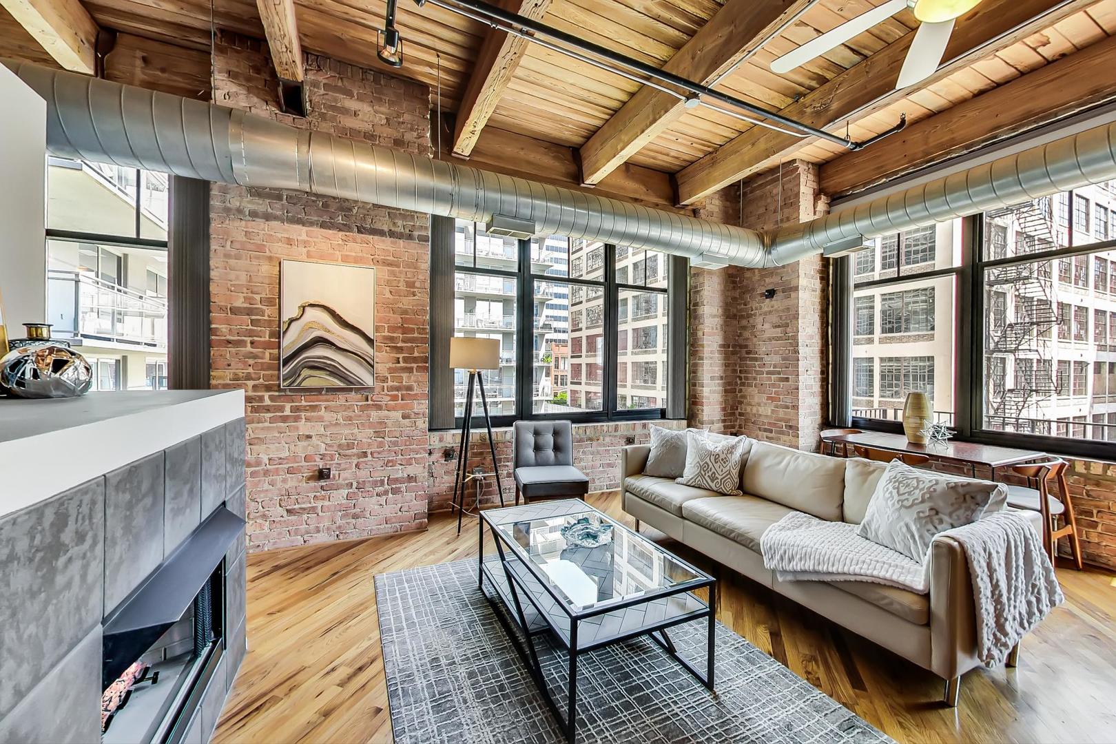 625 W Jackson Boulevard Unit: 408