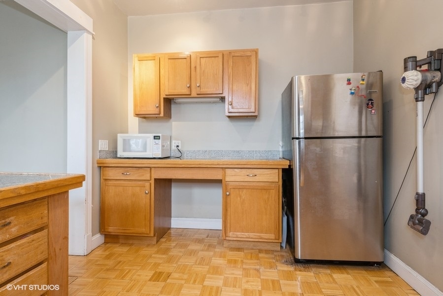 1623 W Wilson Street Unit: 3