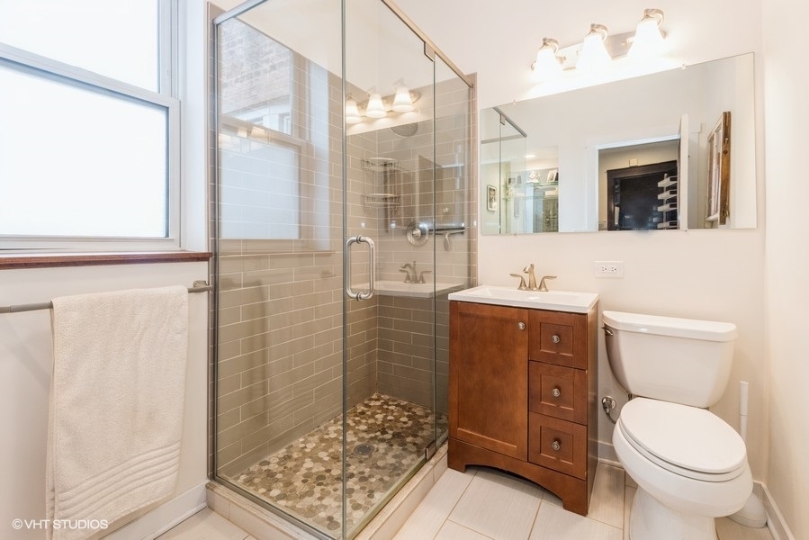 1623 W Wilson Street Unit: 3