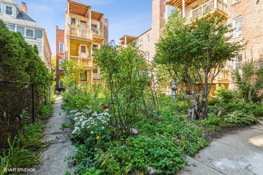 1623 W Wilson Street Unit: 3