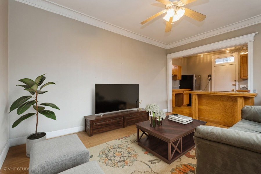 1623 W Wilson Street Unit: 3