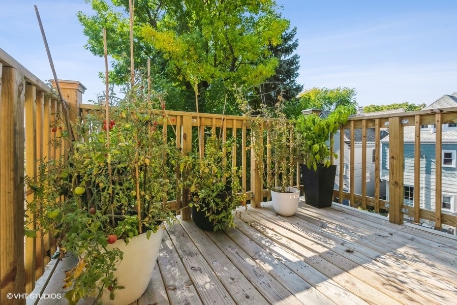1623 W Wilson Street Unit: 3