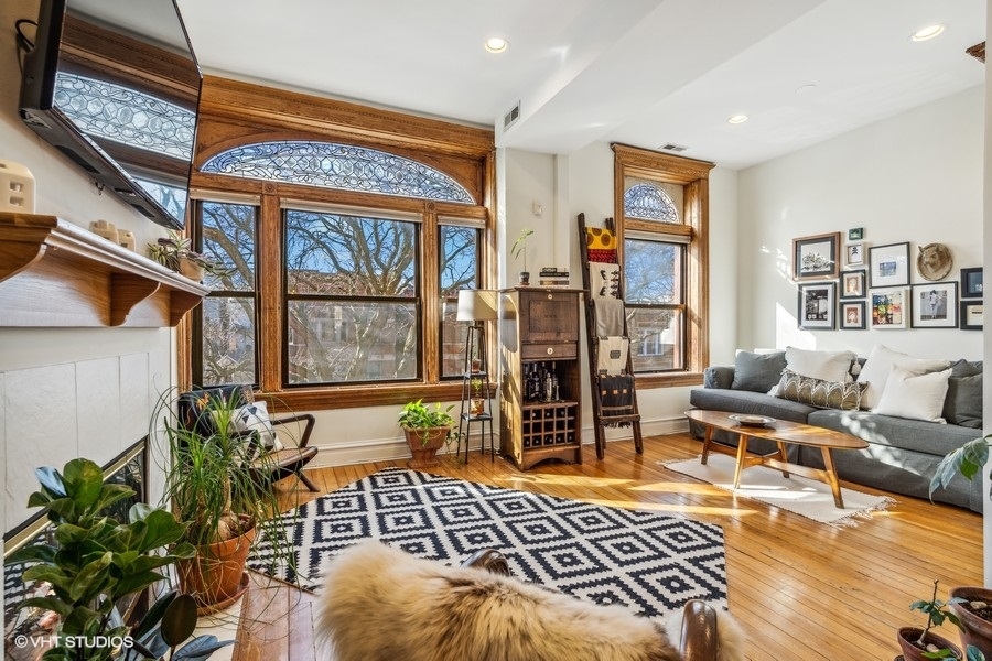 2140 W POTOMAC Avenue Unit: 3