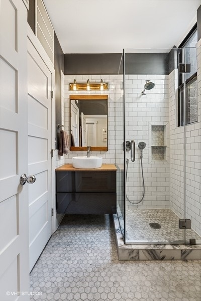 2140 W POTOMAC Avenue Unit: 3