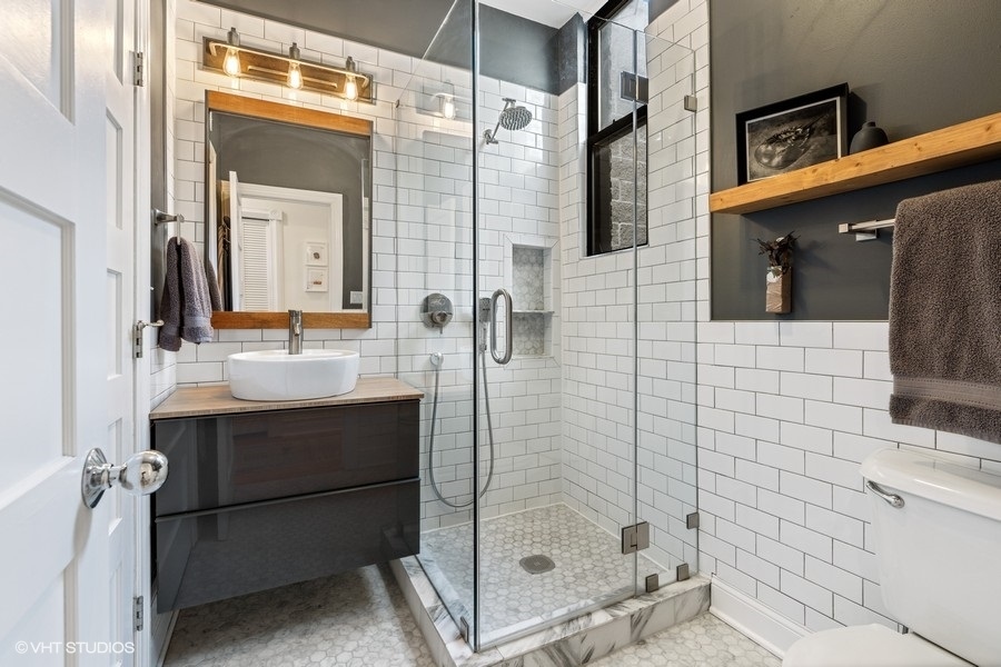 2140 W POTOMAC Avenue Unit: 3