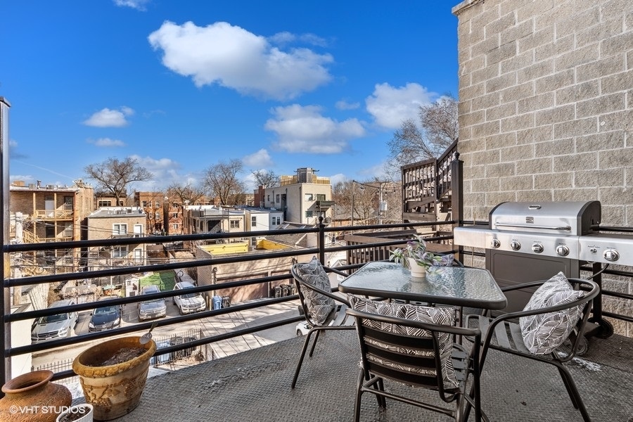 2140 W POTOMAC Avenue Unit: 3