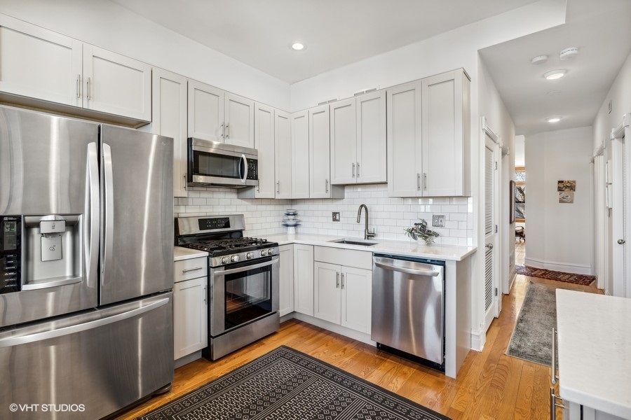 2140 W POTOMAC Avenue Unit: 3