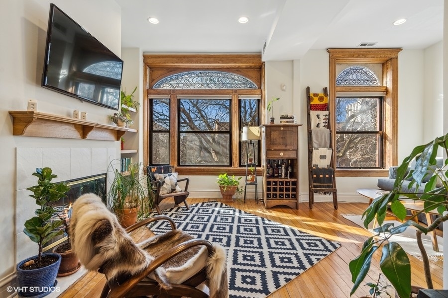 2140 W POTOMAC Avenue Unit: 3