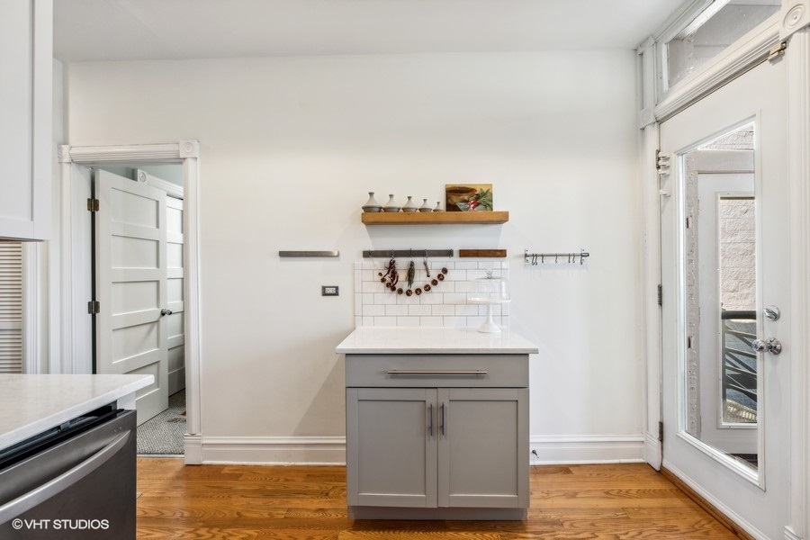2140 W POTOMAC Avenue Unit: 3