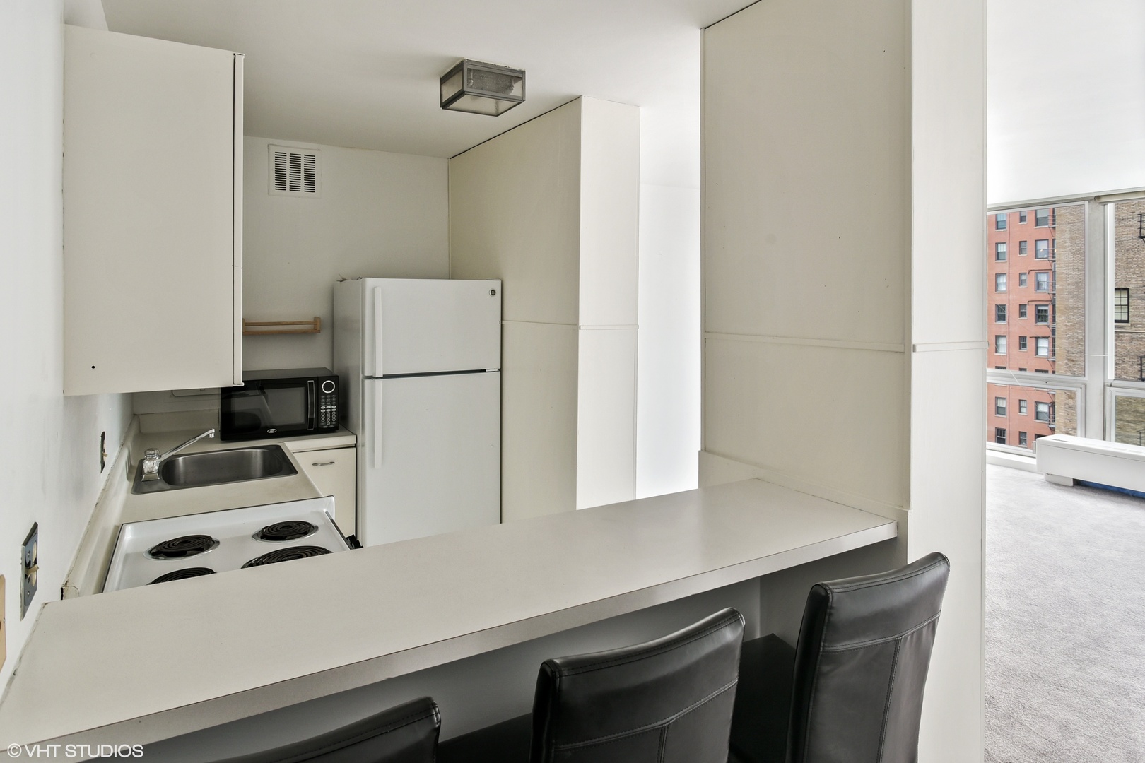 2400 N Lakeview Avenue Unit: 701