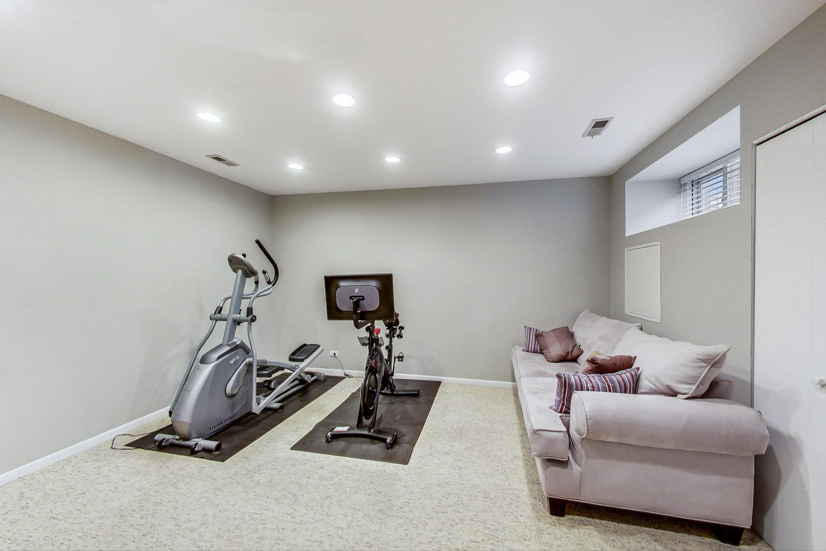 1241 W Fletcher Street Unit: B