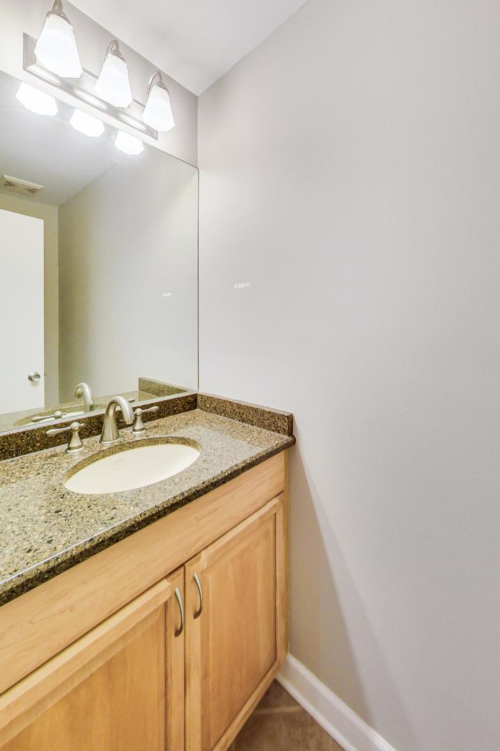 1241 W Fletcher Street Unit: B