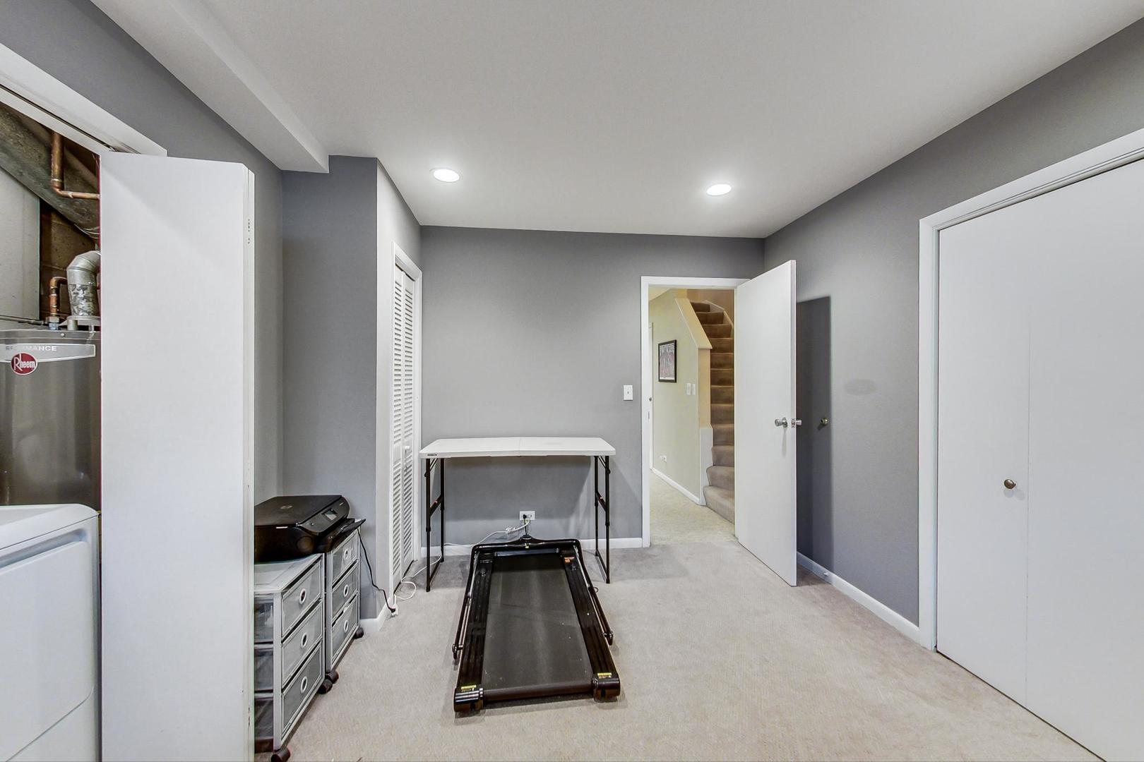 1241 W Fletcher Street Unit: B