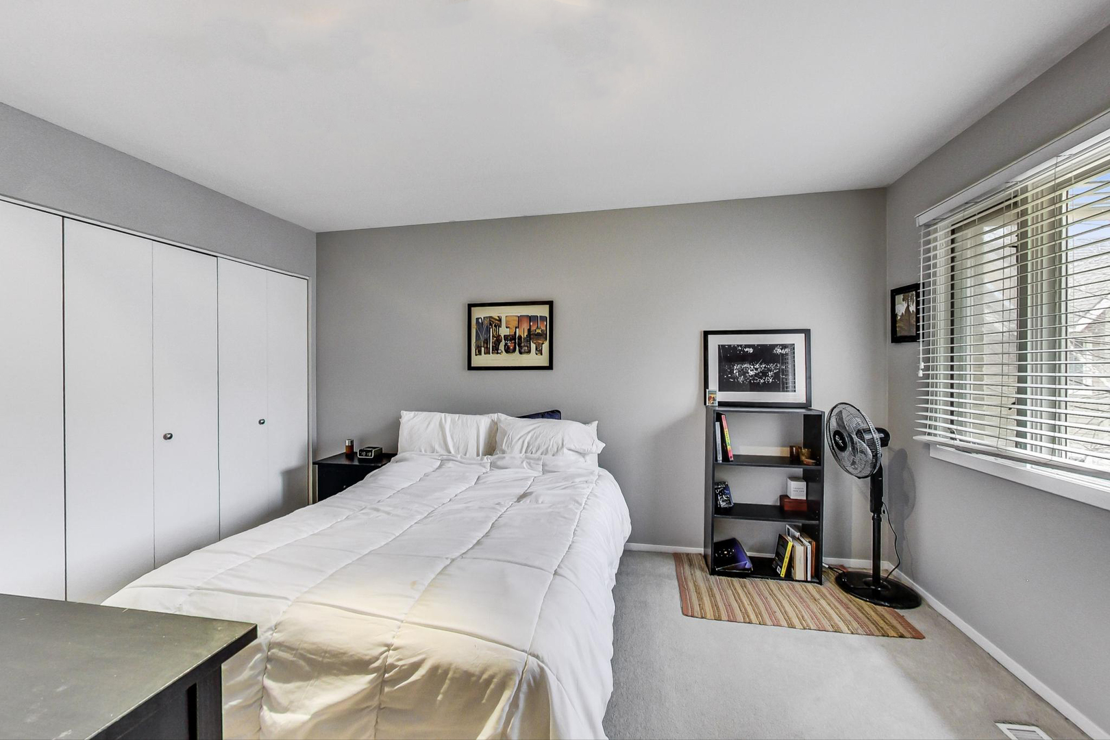 1241 W Fletcher Street Unit: B