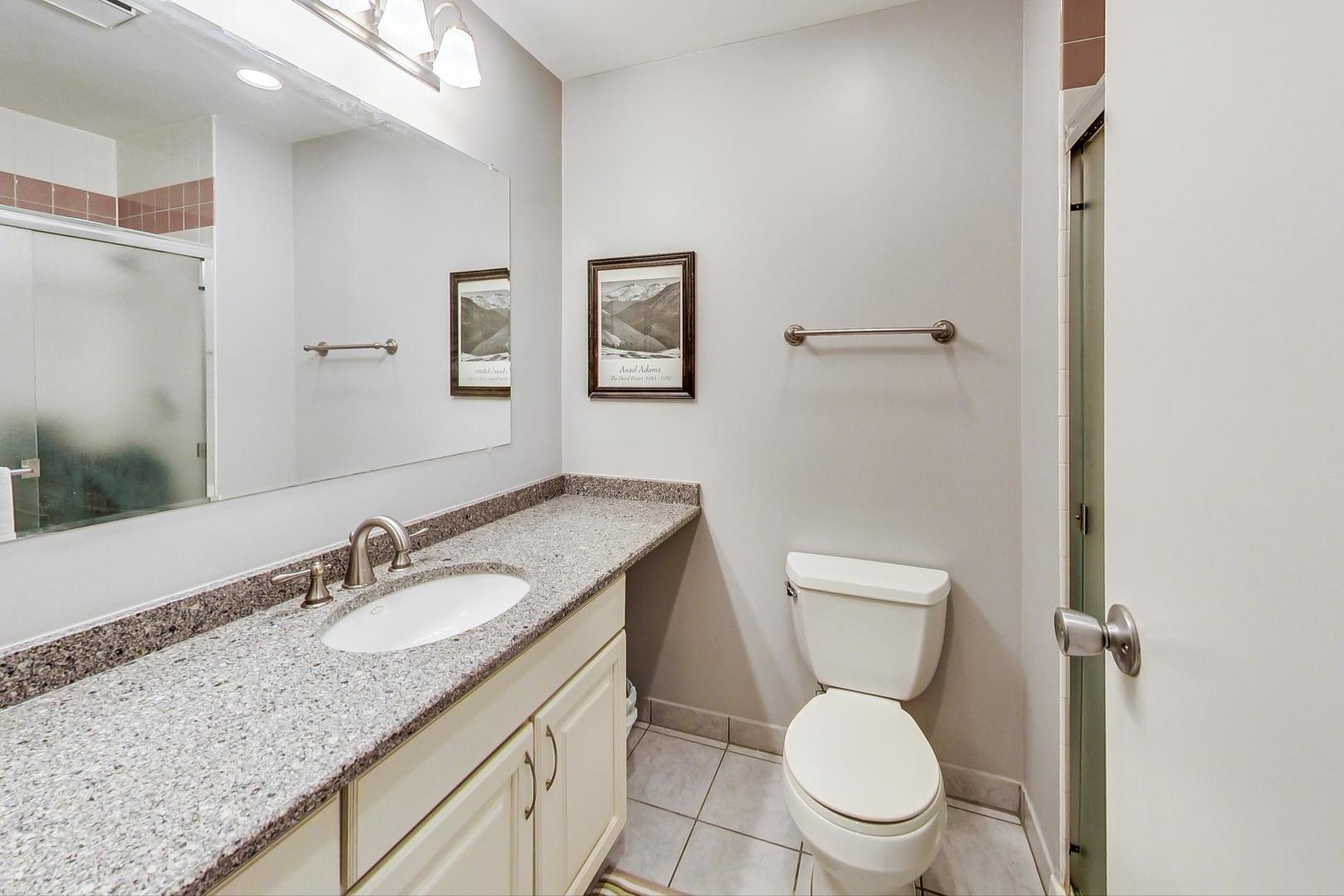 1241 W Fletcher Street Unit: B