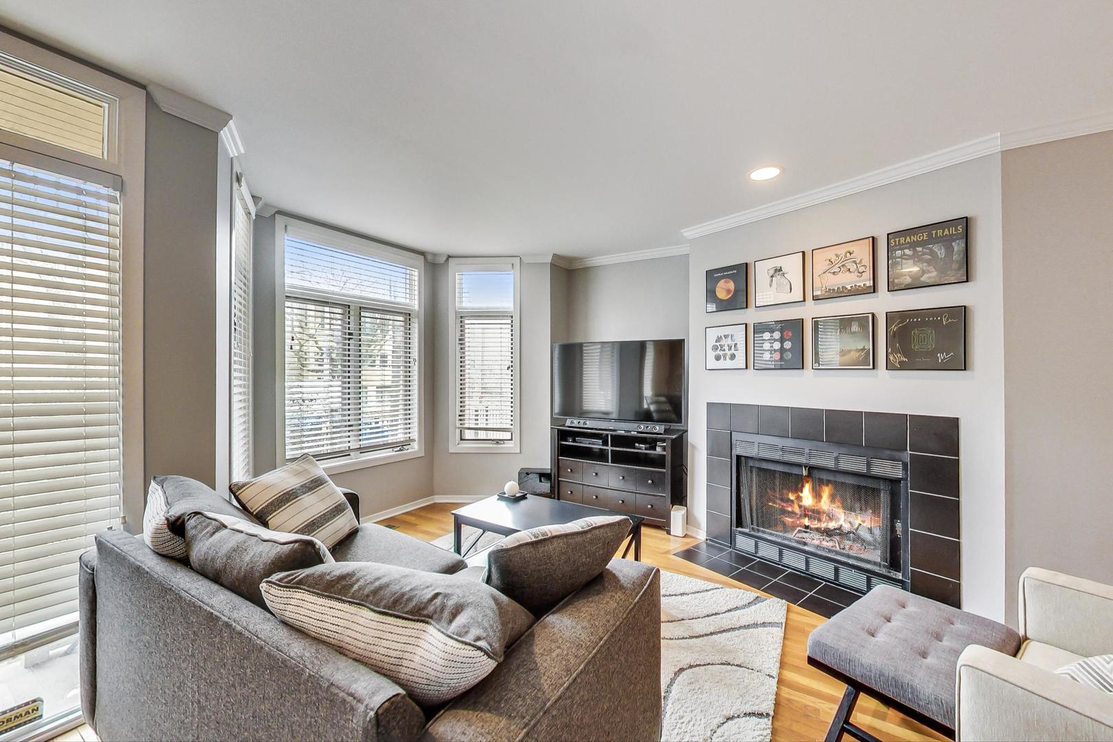 1241 W Fletcher Street Unit: B