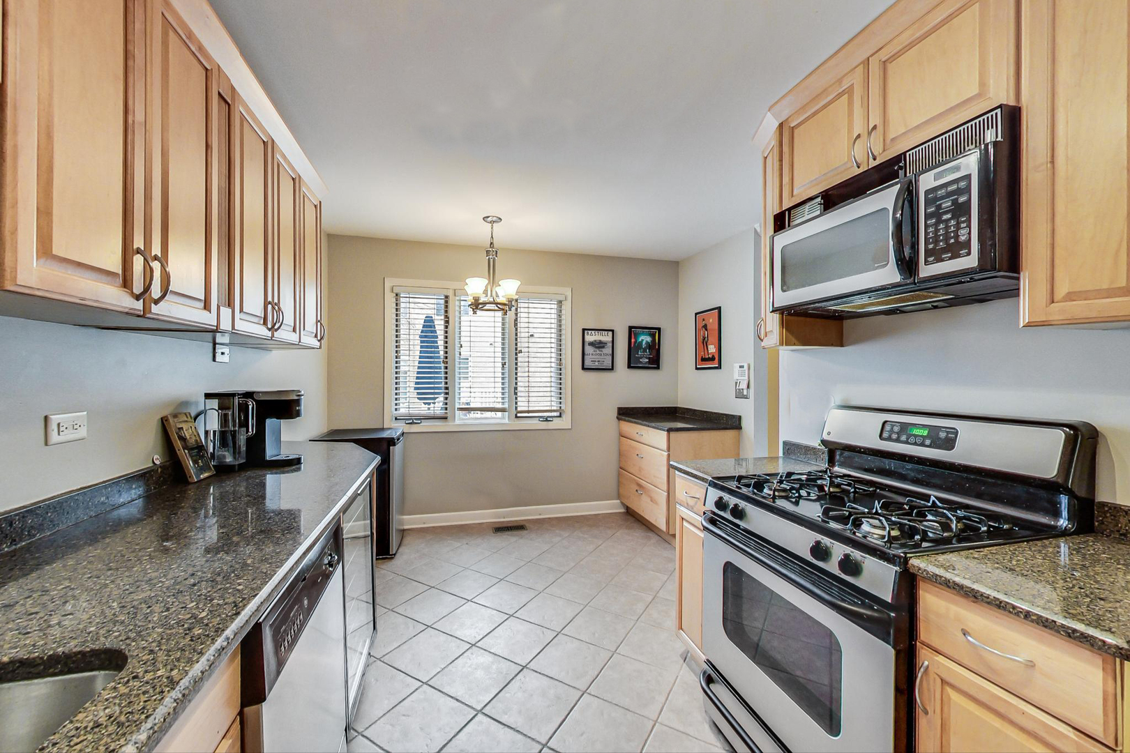 1241 W Fletcher Street Unit: B