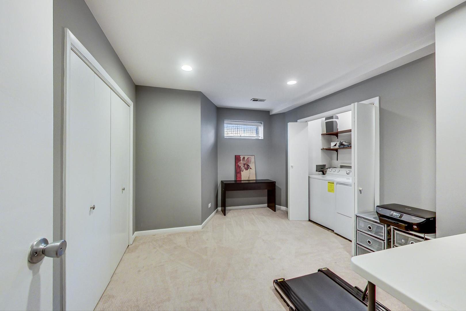 1241 W Fletcher Street Unit: B