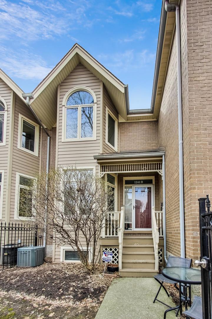 1241 W Fletcher Street Unit: B