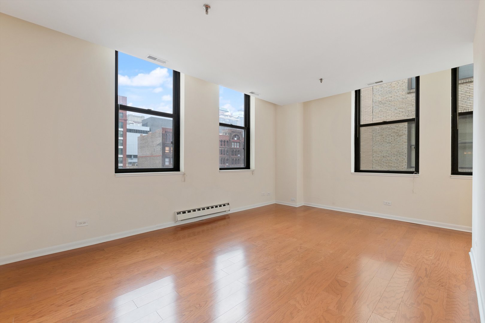 640 S Federal Street Unit: 602