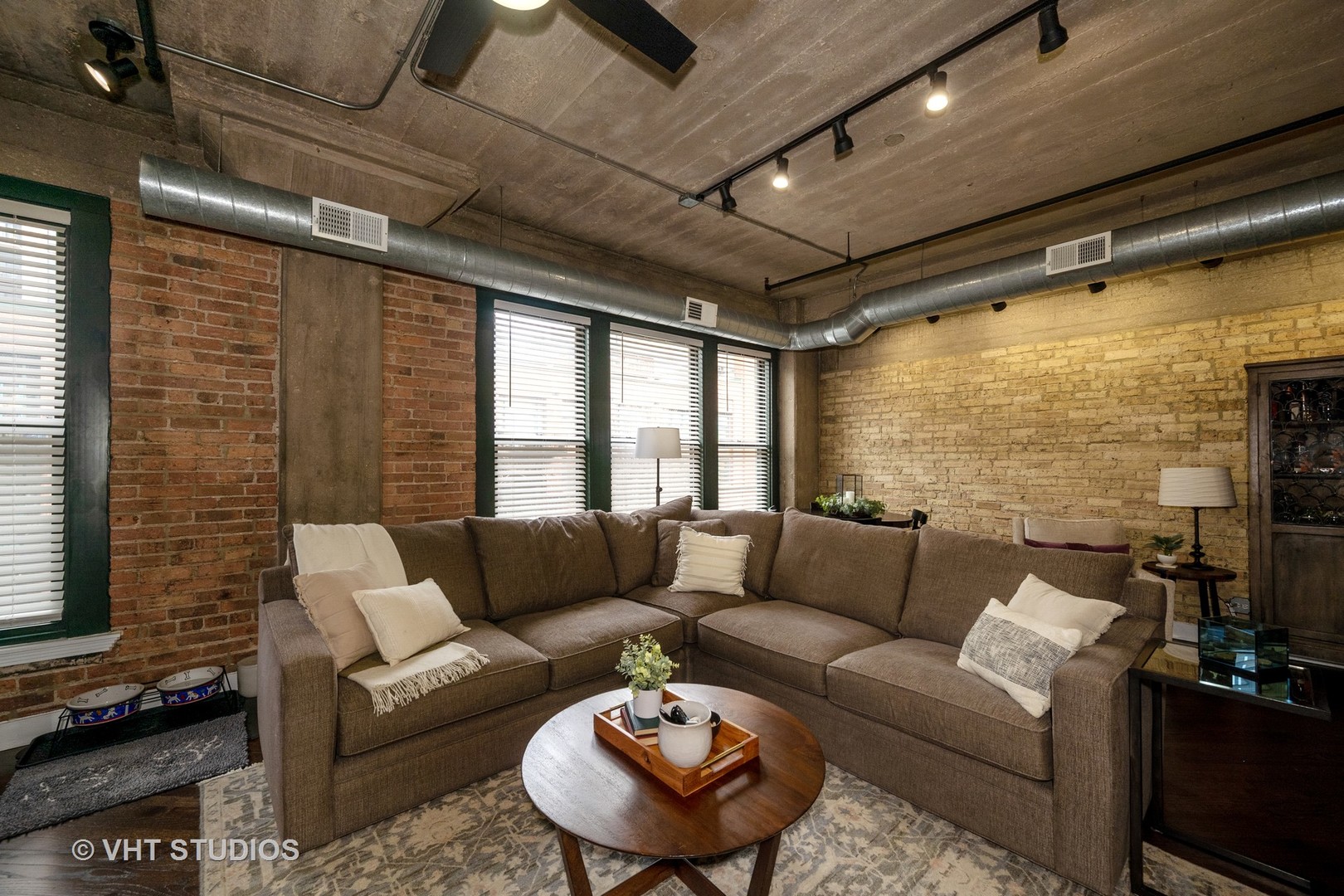411 W ONTARIO Street Unit: 318