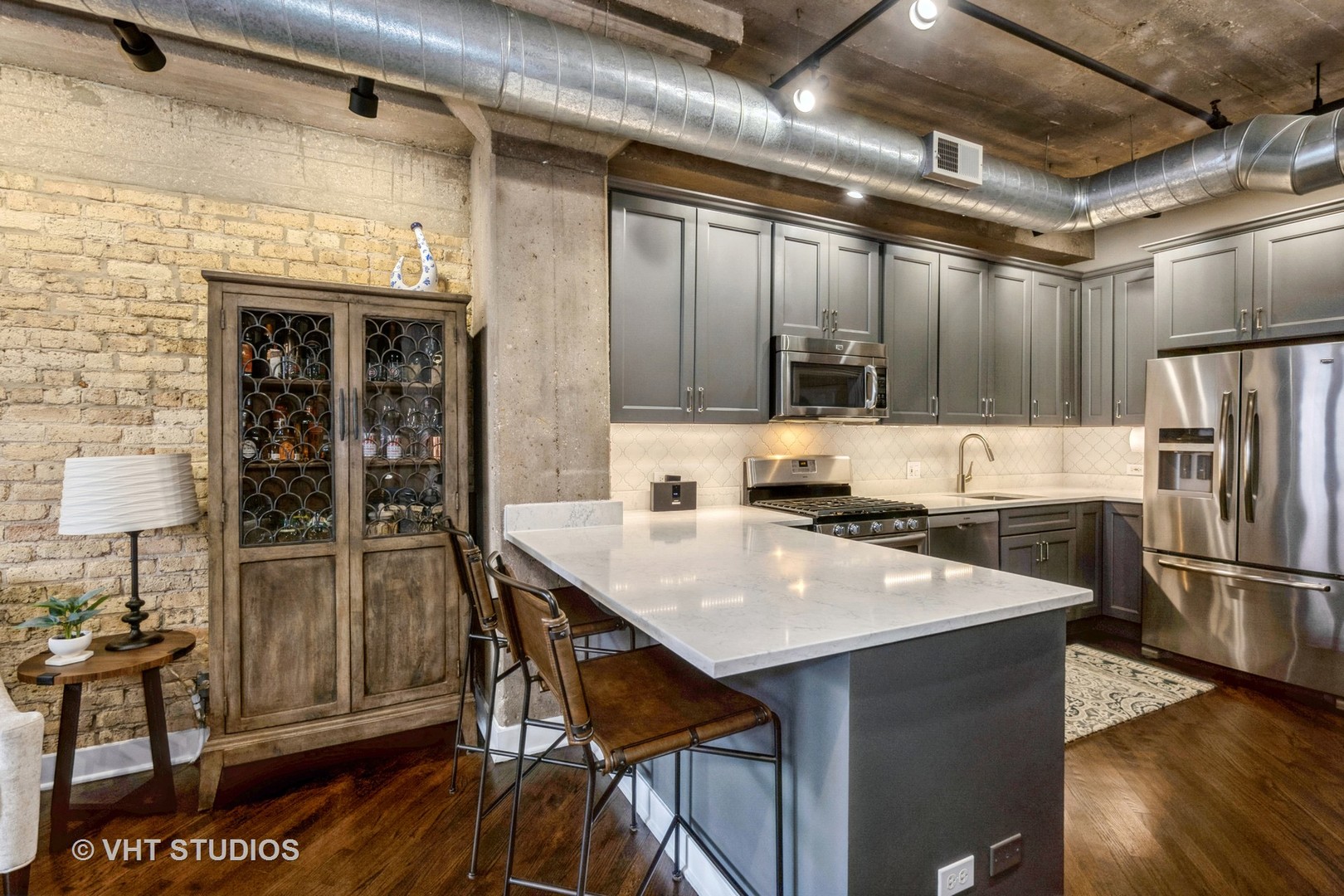 411 W ONTARIO Street Unit: 318